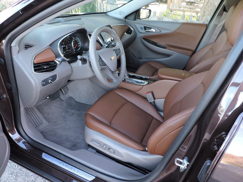 Chevrolet Malibu 2016 салон