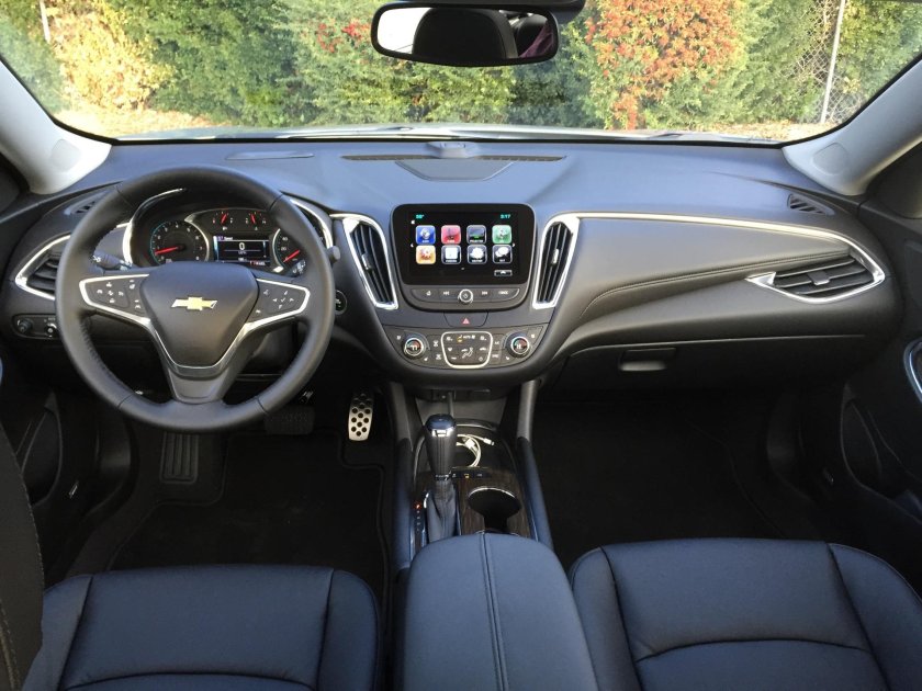 Chevrolet Malibu 2016 салон
