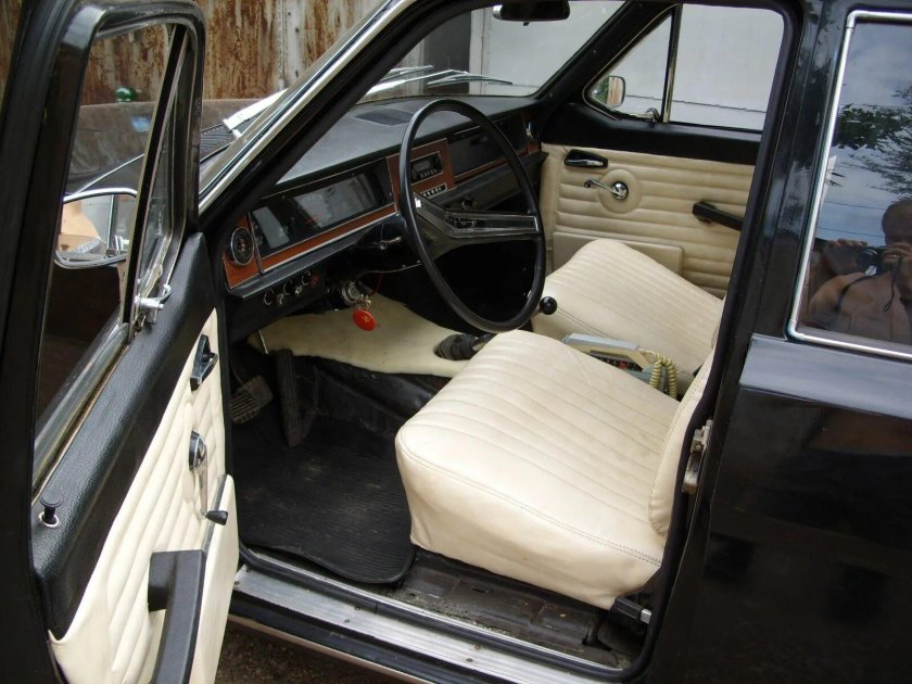 ГАЗ 24 10 салон