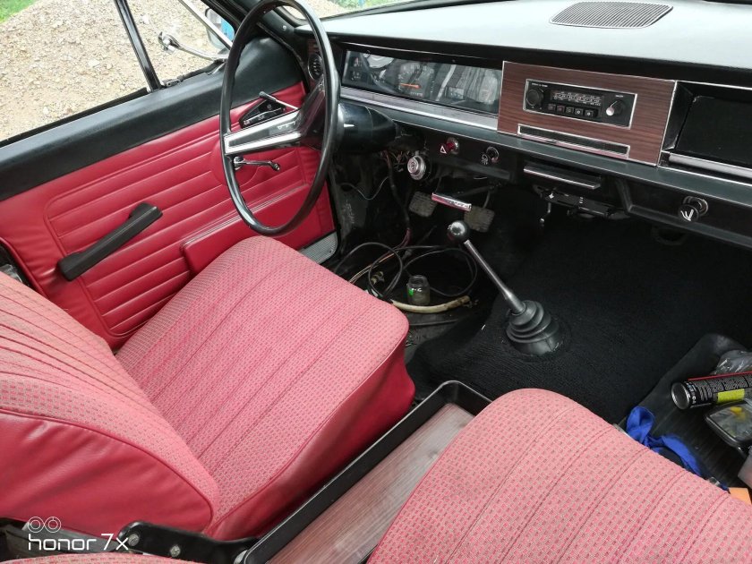 ГАЗ 24 салон