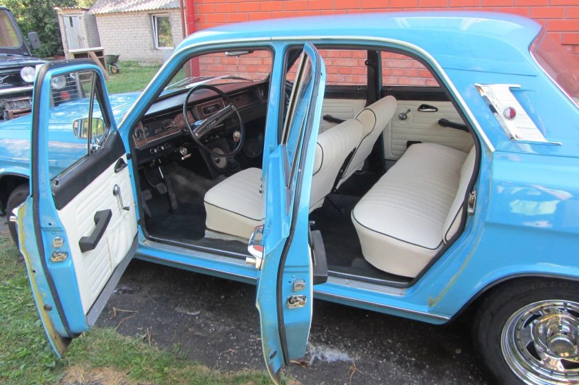 ГАЗ 24 салон