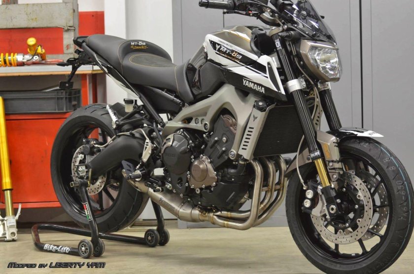 Yamaha MT-09 Custom