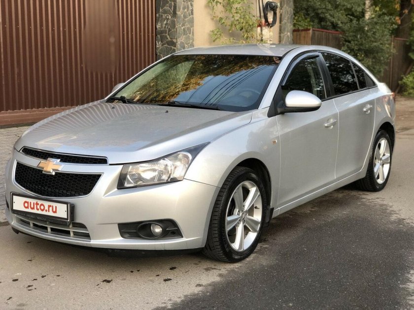 Шевроле Круз 2011 года