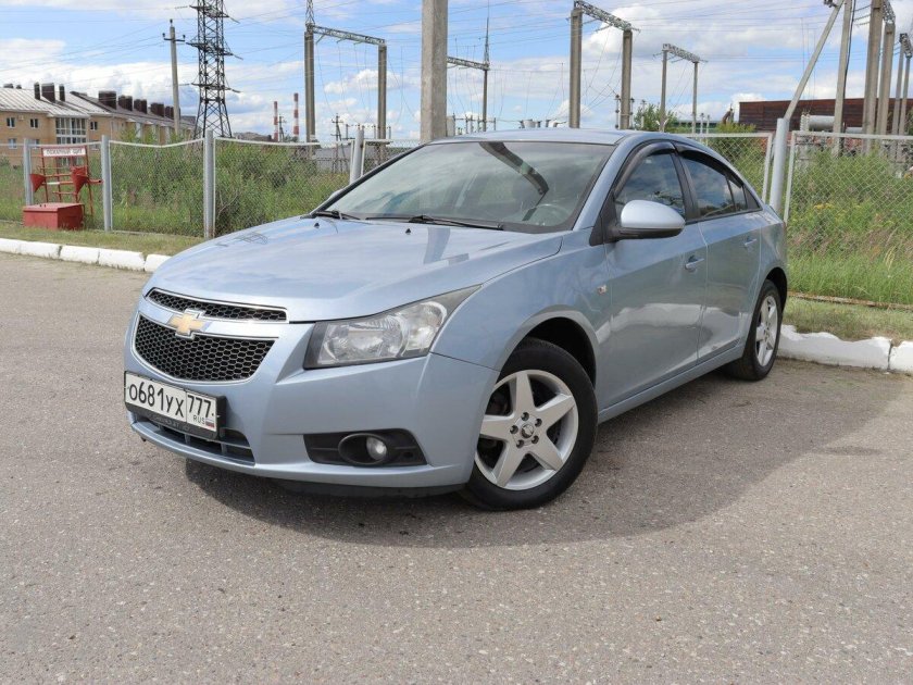 Шевроле Круз серебристый