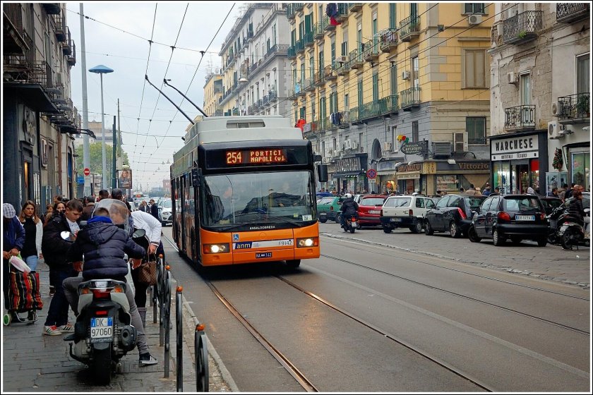 Неаполь трамвай