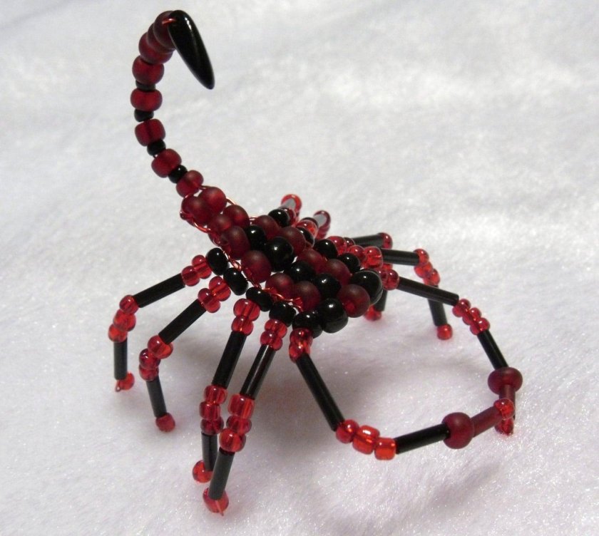 Паук из бисера