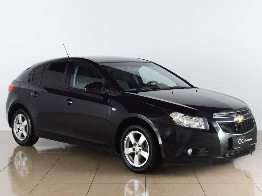 Шевроле Круз хэтчбек 2012 черный
