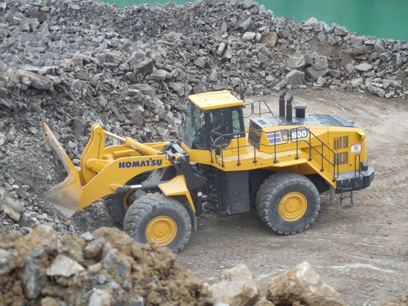 Komatsu wa600-8