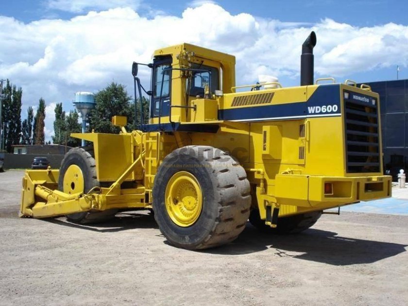 Колесный бульдозер Komatsu wd600