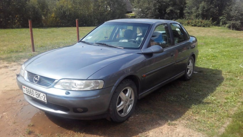 Опель Вектра 2001 года