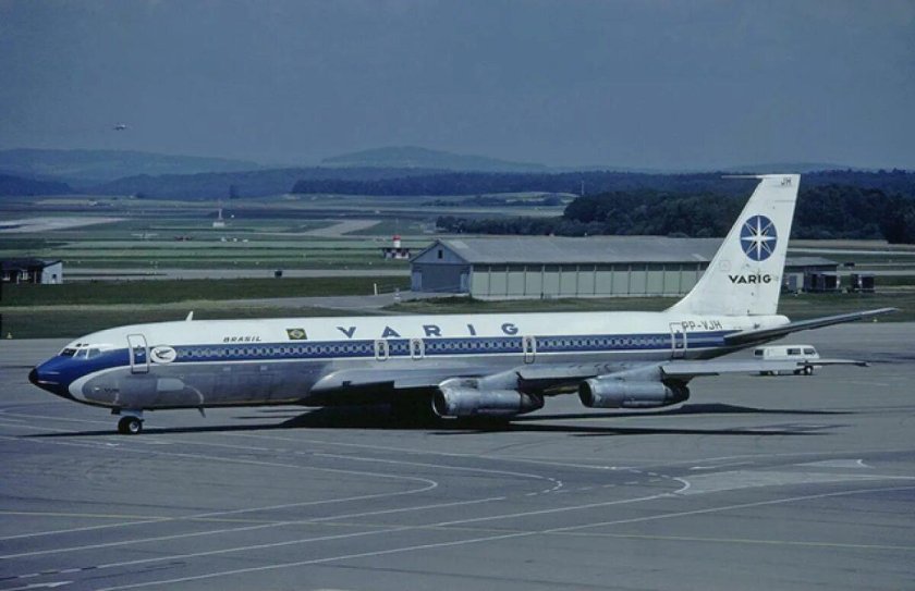 Самолет Boeing 707