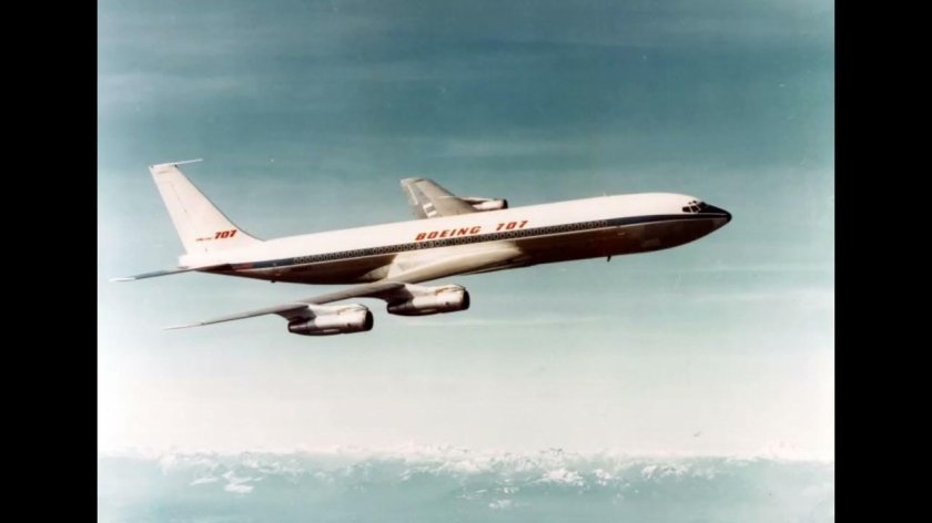 Boeing 707-138b