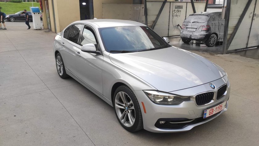 BMW 330 2016