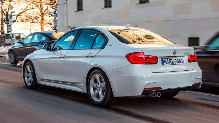 BMW 330e гибрид