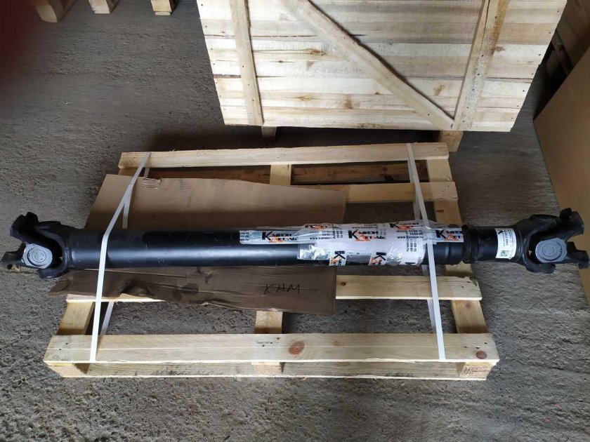 Вал карданный 2800 мм с подвесным