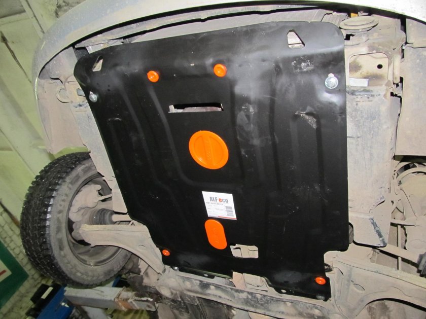 Защита двигателя Шевроле Лачетти хэтчбек 1.6