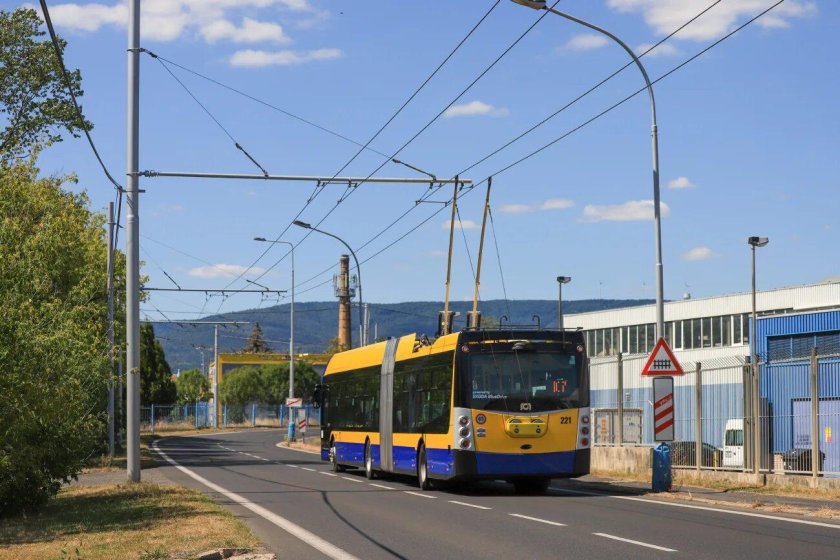 Троллейбус 33