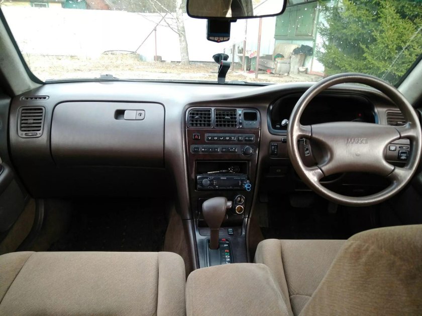 Toyota Mark 2 1995 салон