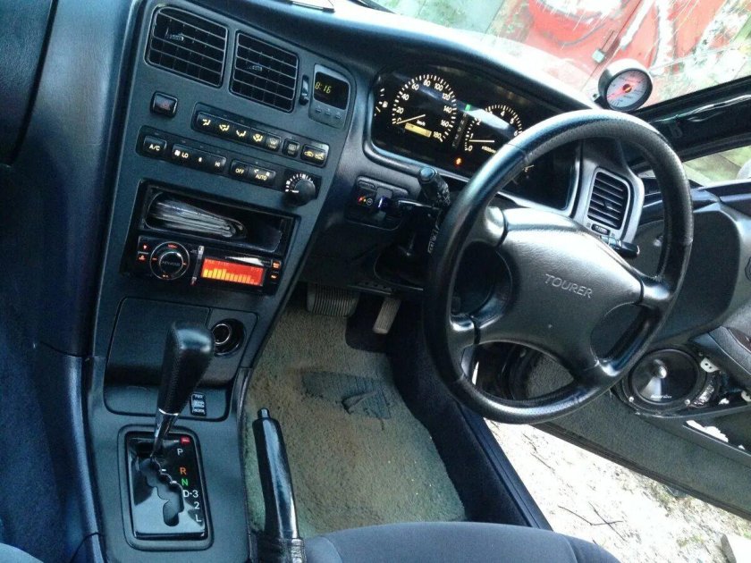 Тойота Марк 2 90 кузов салон