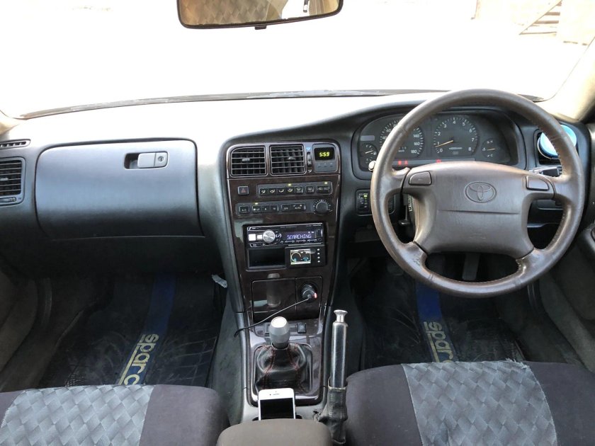 Toyota Mark 2 90 салон
