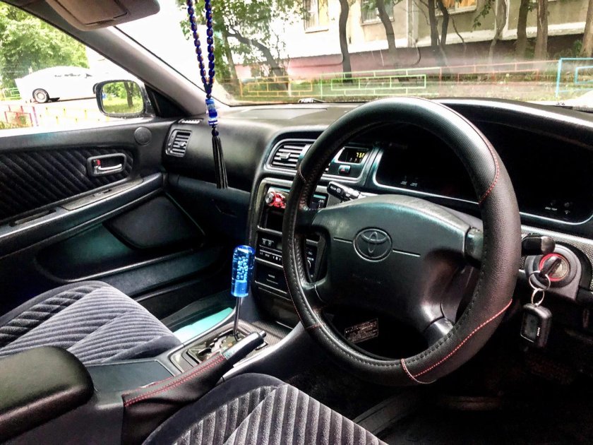 Тойота Марк 2 100 салон