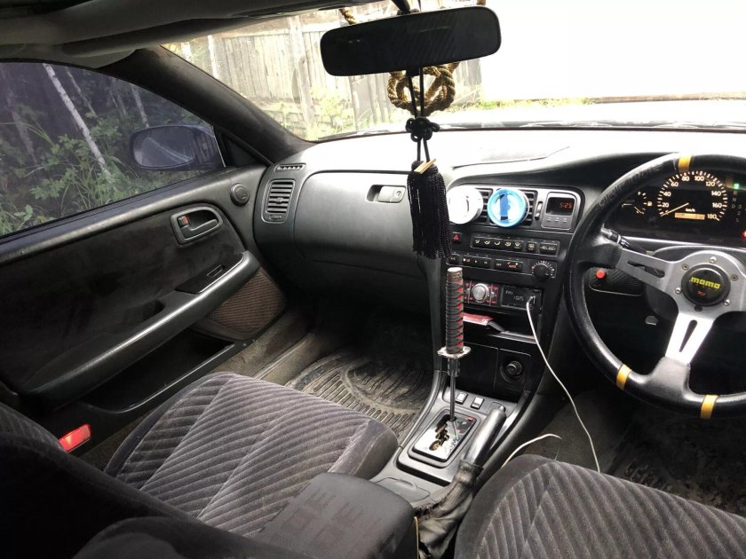 Тойота Марк 2 90 салон