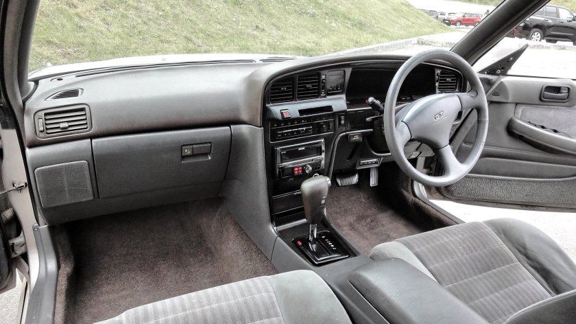 Toyota Mark II 80 салон