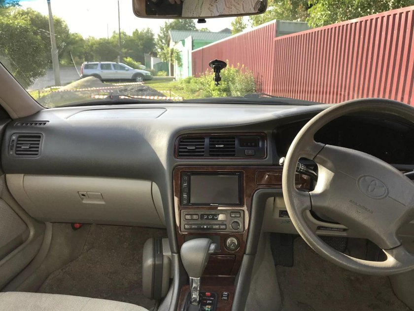 Toyota Mark 2 100 салон