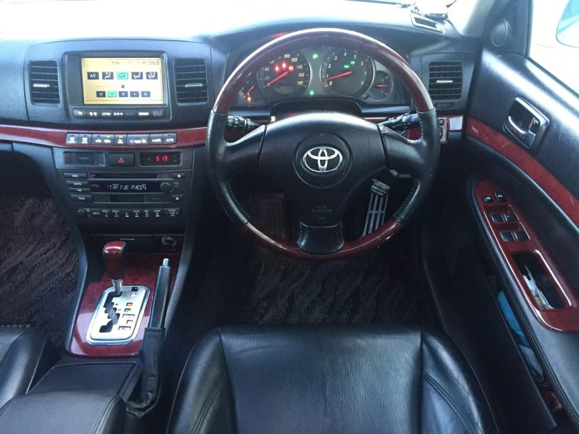 Toyota Mark II 110 салон