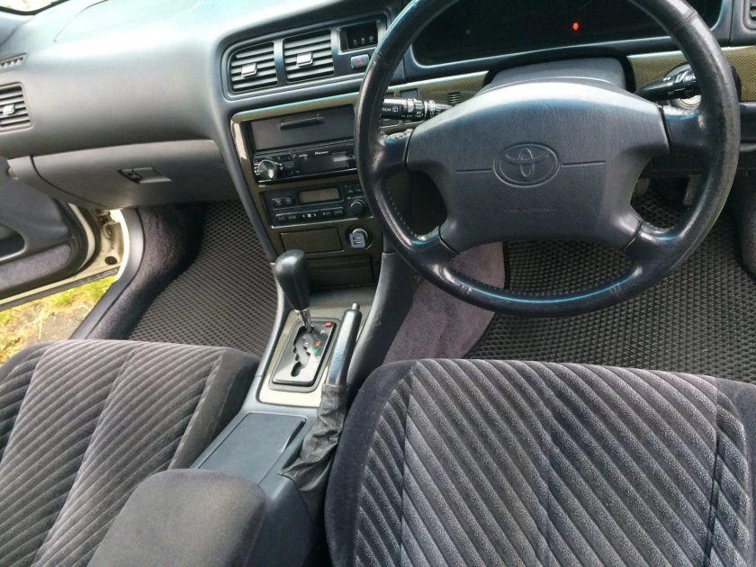 Toyota Mark 2 100 салон