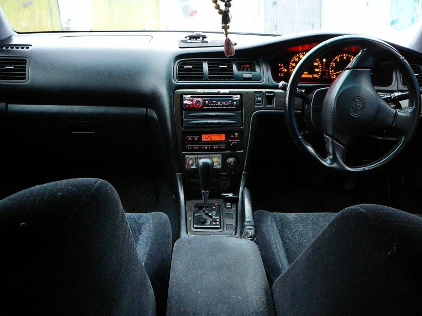 Тойота Марк 2 100 салон