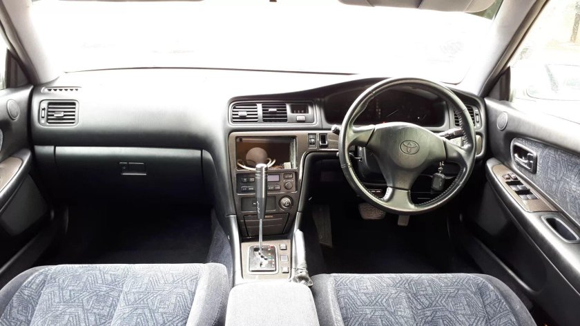 Toyota Mark 2 100 салон