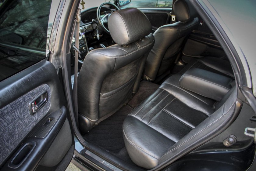 Toyota Mark 2 100 салон сзади