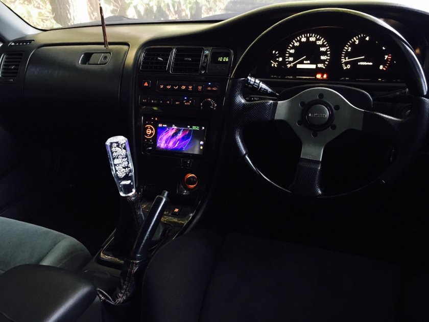 Тойота Марк 2 100 салон