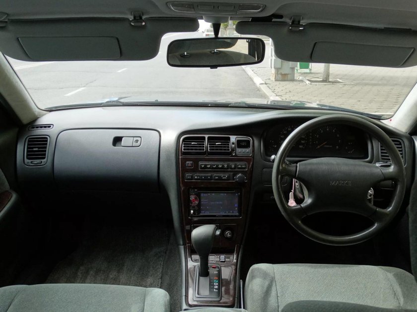 Toyota Mark 2 90 салон