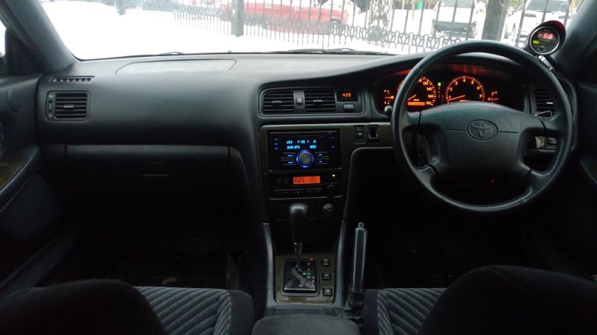 Toyota Mark 2 100 салон