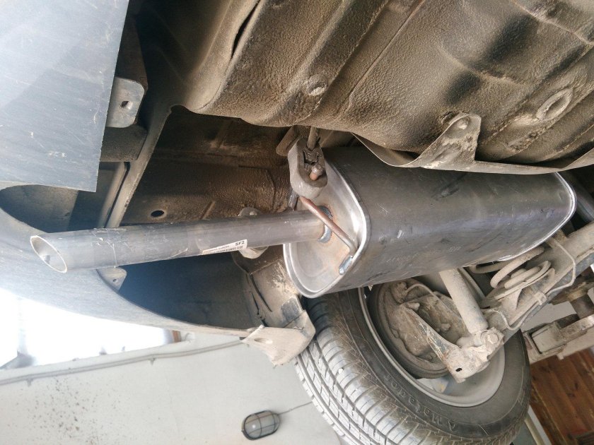 Шевроле Ланос 1.5 2008 глушитель