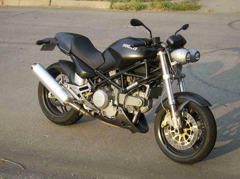 Ducati Monster 750