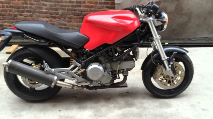 1999 Ducati Monster 750