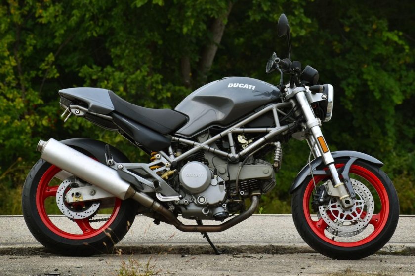 Ducati Monster 750