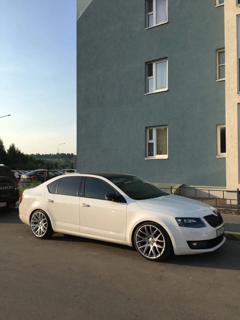 Skoda Octavia a7 белая r18
