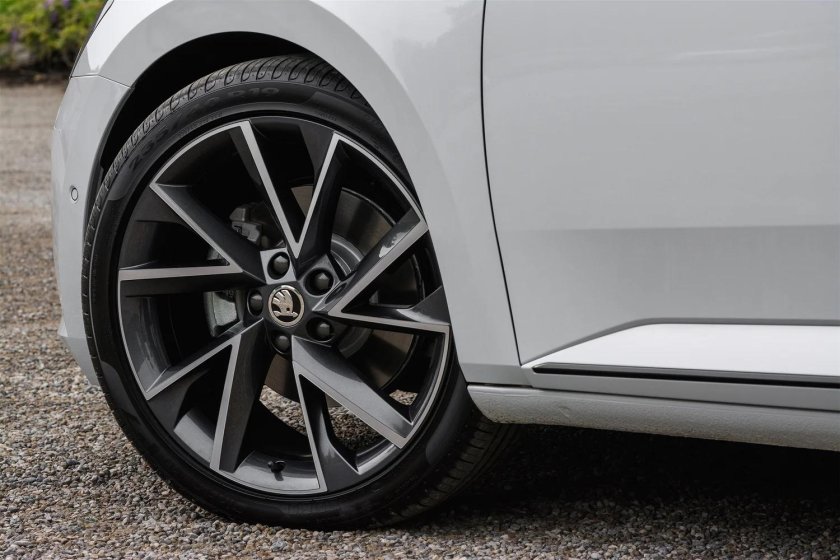 Диски Шкода Суперб 3 r18