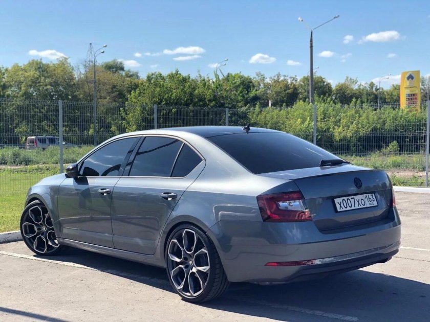 Skoda Octavia r20