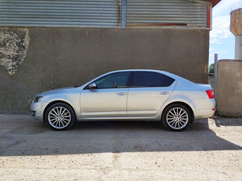Skoda Octavia a8 r18