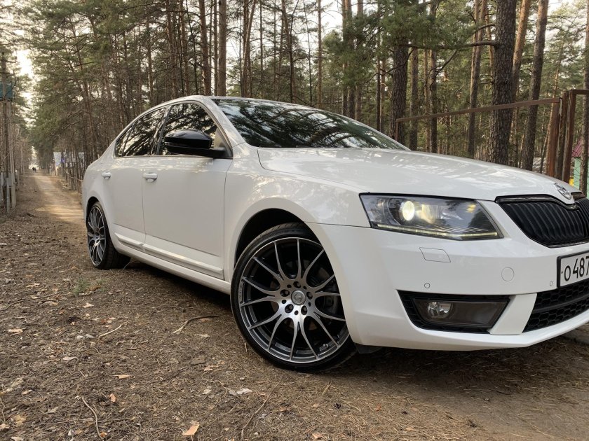 Skoda Octavia r19