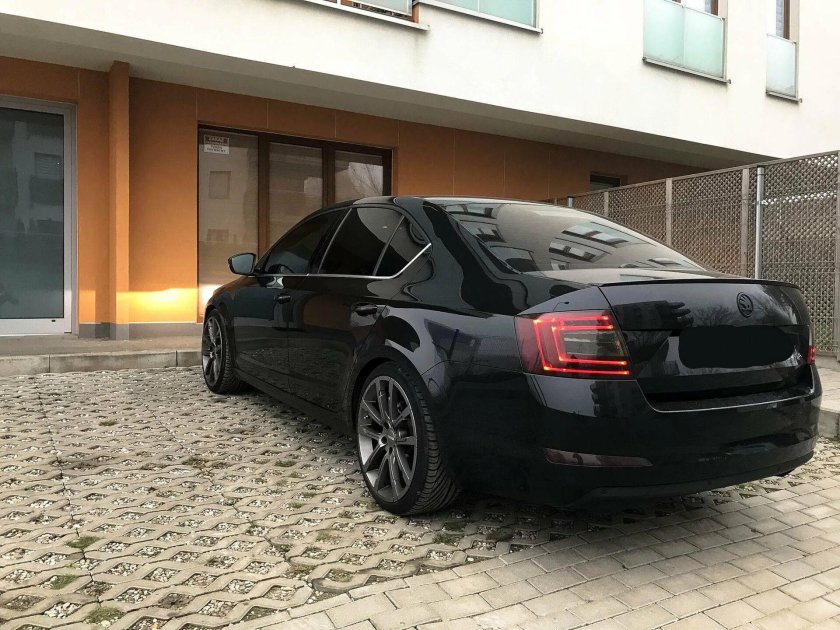 Škoda Octavia a7 черная