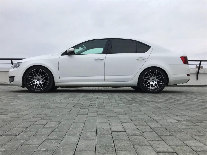 Skoda Octavia a7 белое литье