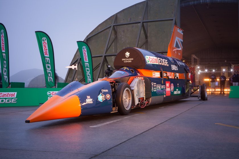 Машина Bloodhound SSC