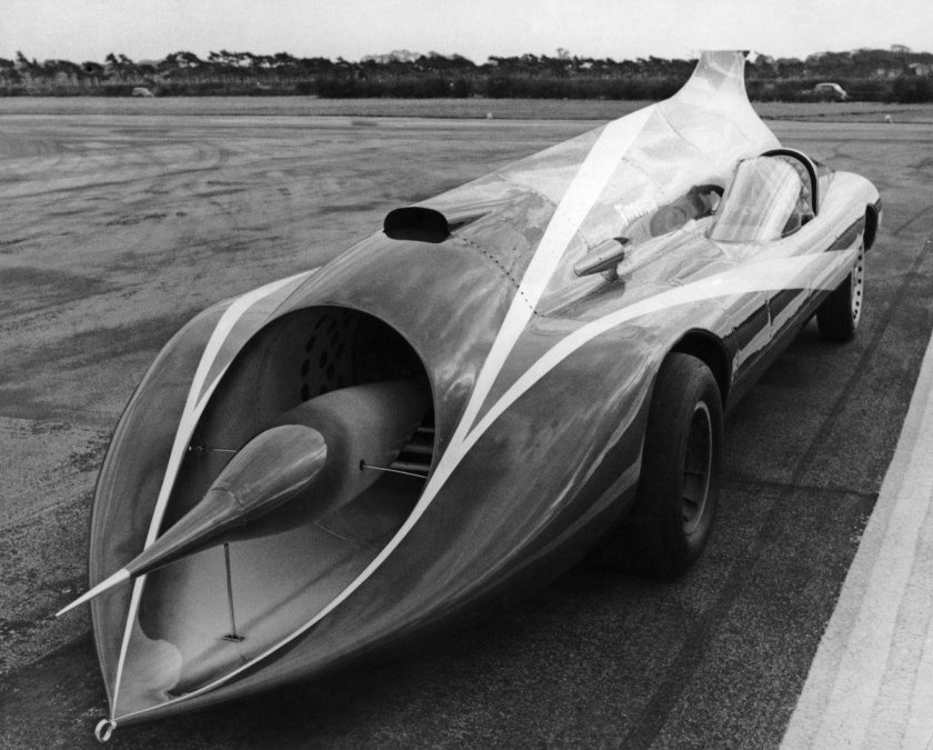 Автомобиль с реактивным двигателем