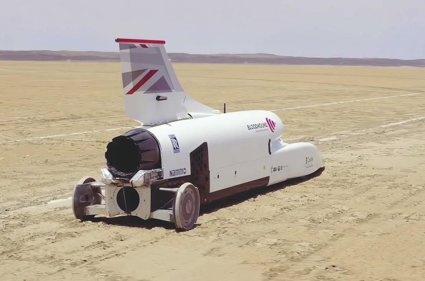 Машина Bloodhound SSC